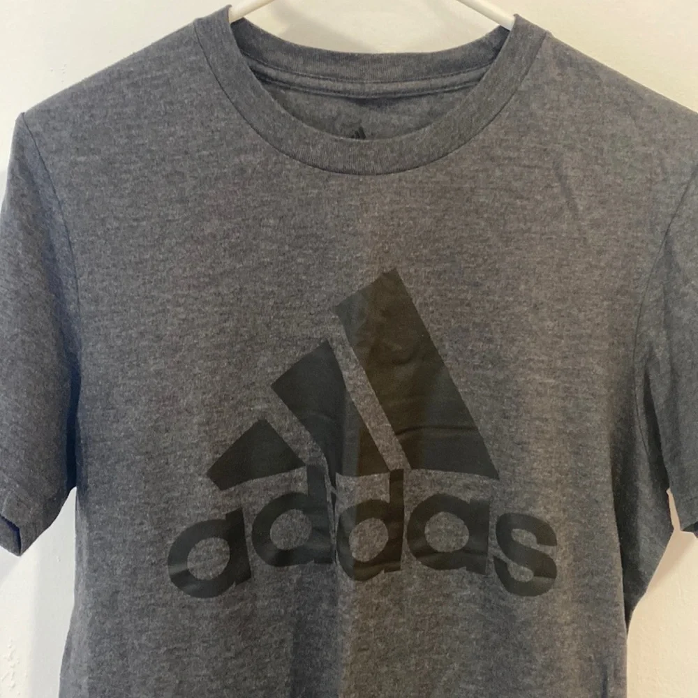 ADIDAS short sleeve t-shirt